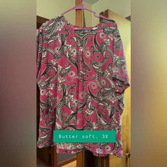 Scrubs tops- lightly used - Picture 4 of 5